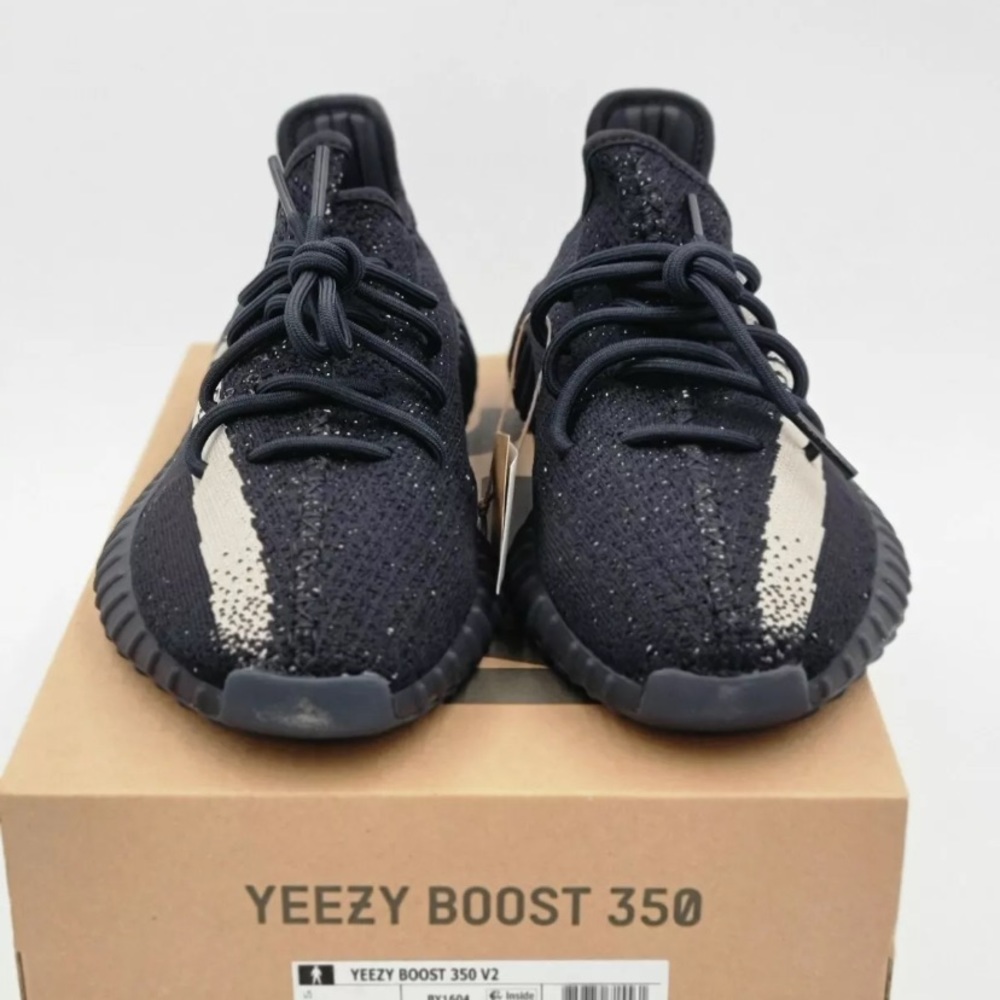 Yeezy 350 Oreo SIZE 11